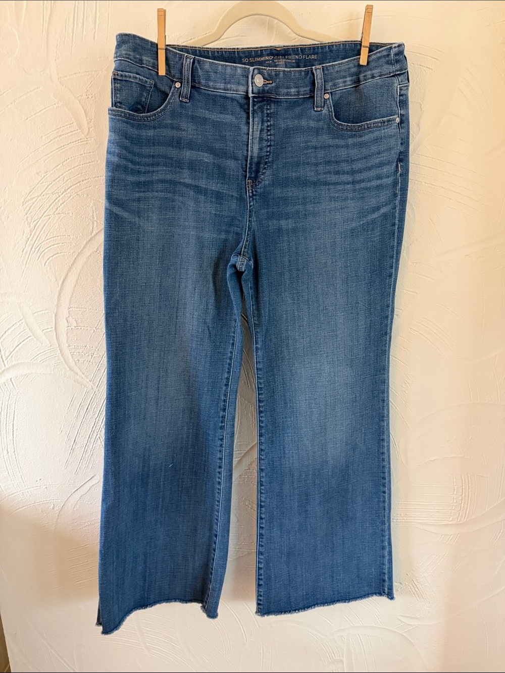 Chico's Mid Blue Wide-Leg Crop Flare Jeans